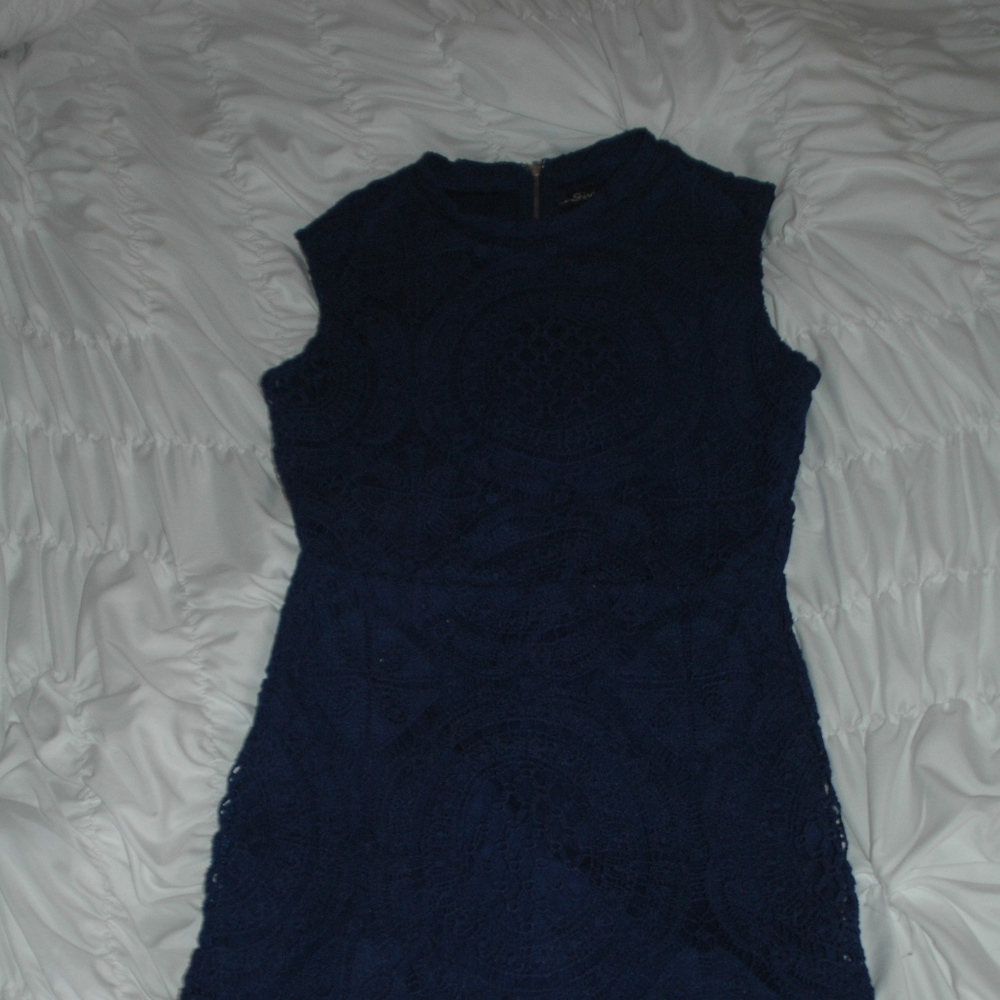 Super cute tight blue lace dress